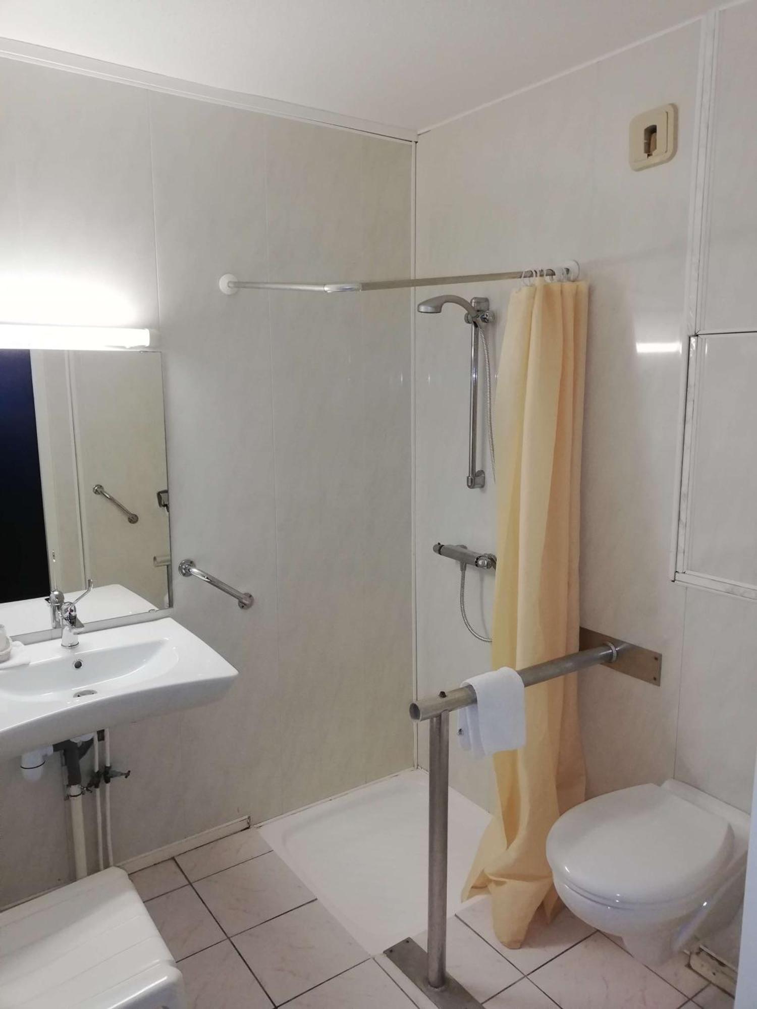 Brit Hotel Vallee Du Lot Fumel Bagian luar foto